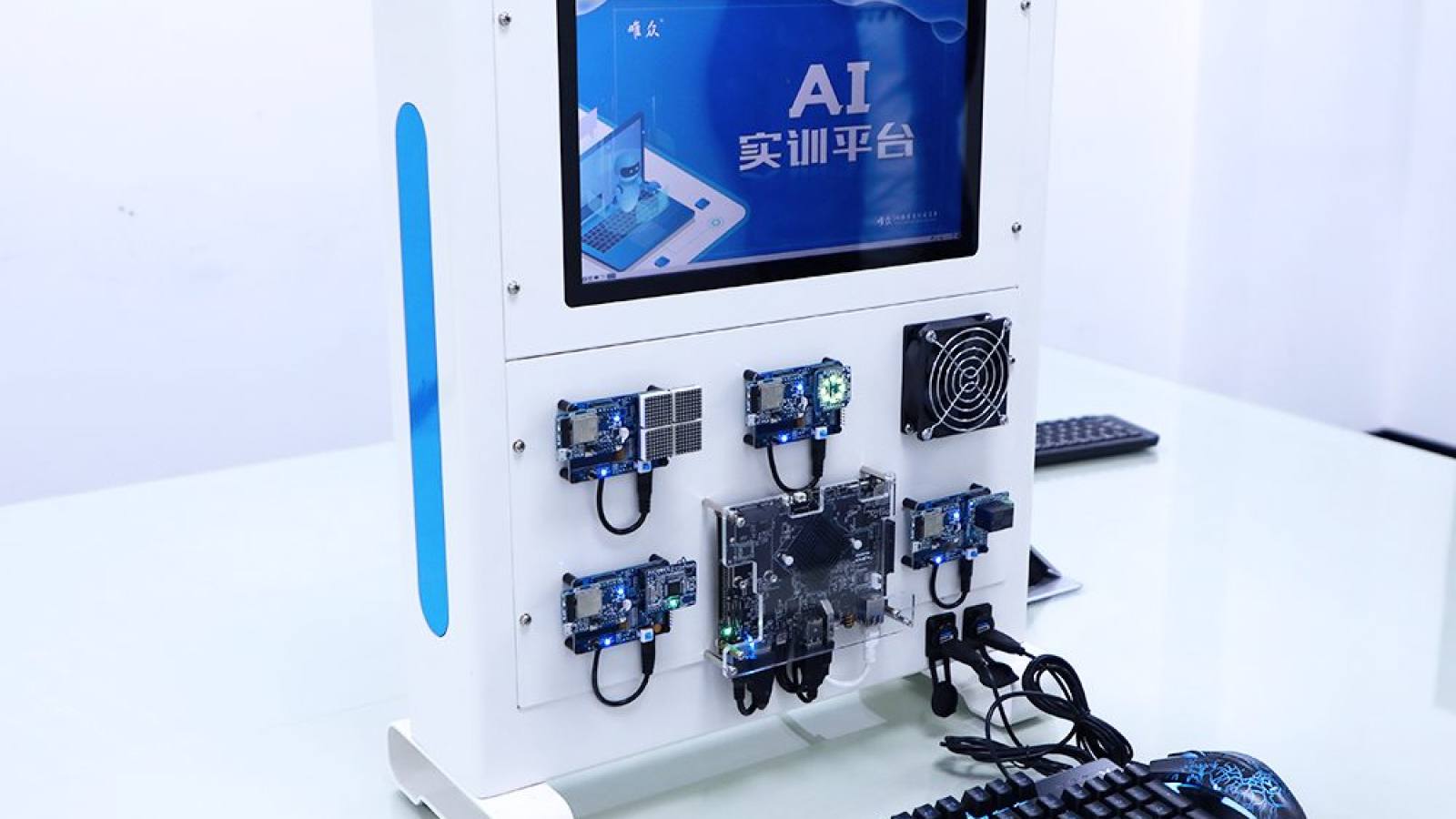 S16英雄联盟总决赛官方网站主视觉